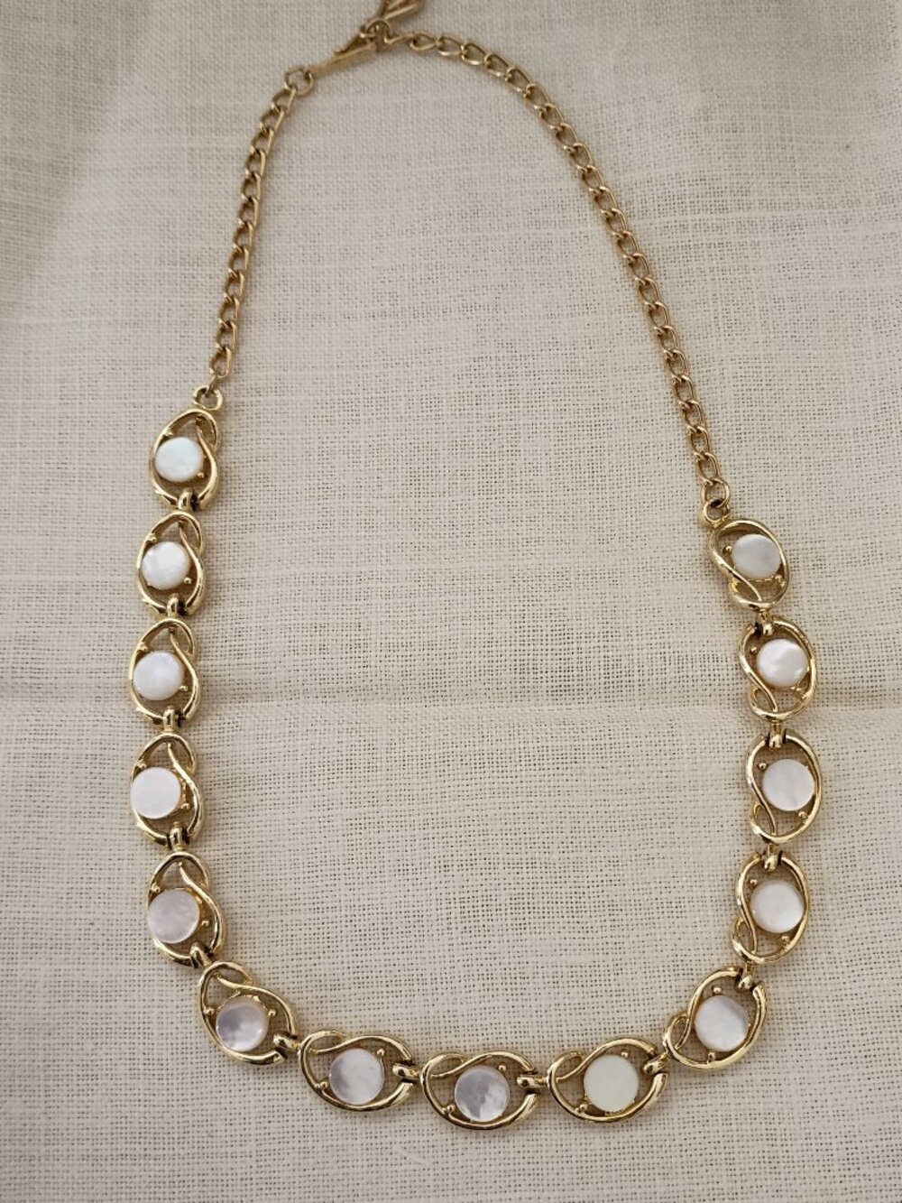 Vintago CORO Thermoset Faux Pearl White & Gold Tone Necklace